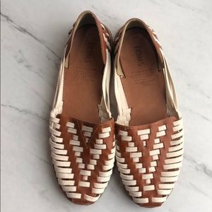 TOMS huarache flats leather and canvas